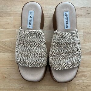 Steve Madden platform sandal